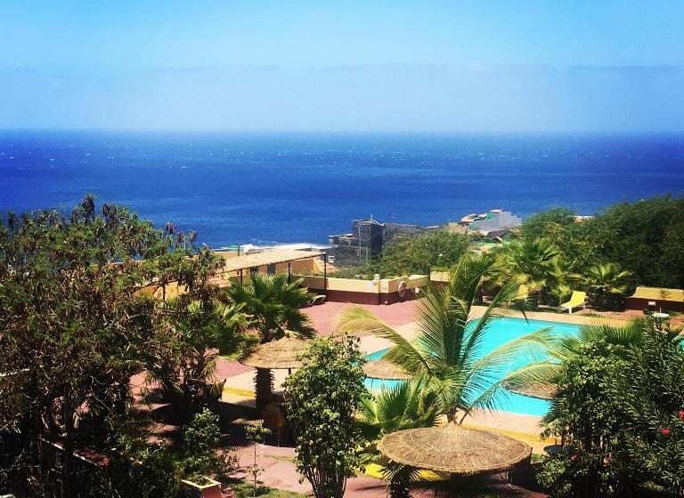 اتاق لوکس با چشم‌انداز دریا, Xaguate