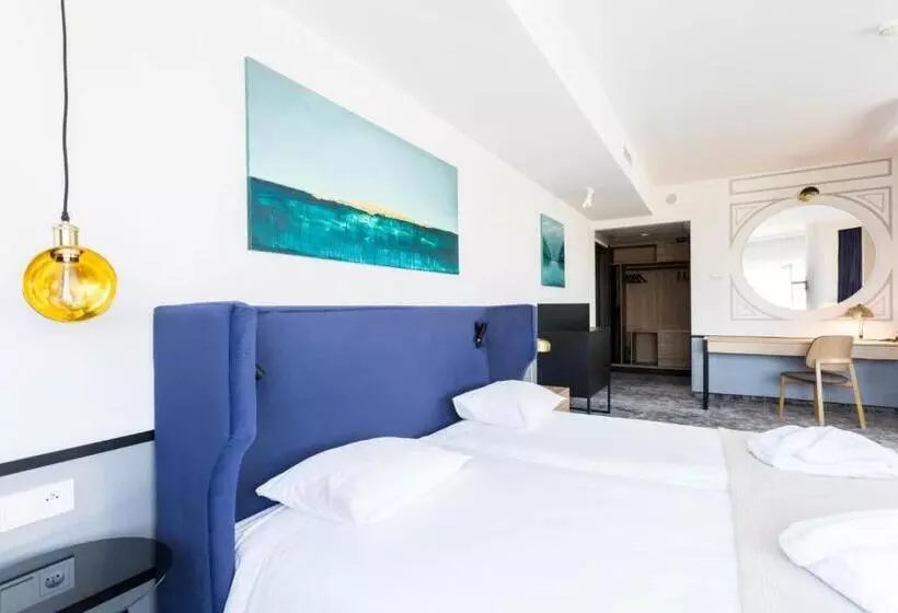 سوییت جونیور, Qubus Hotel Kraków