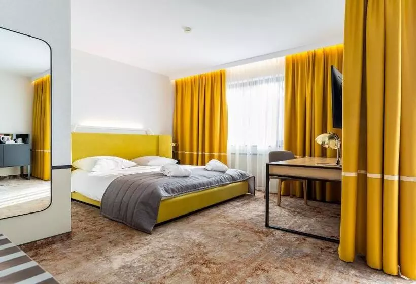 سوییت جونیور, Qubus Hotel Kraków