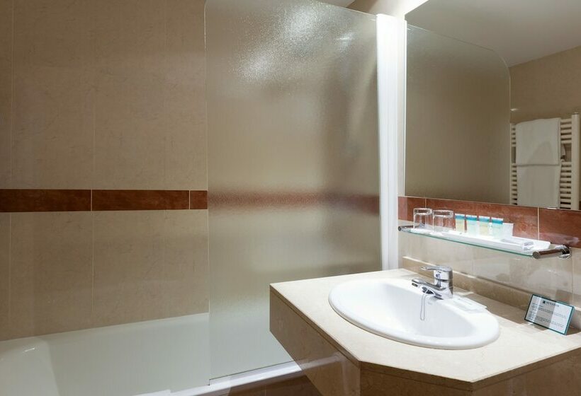 اتاق استاندارد, Luze Castellana