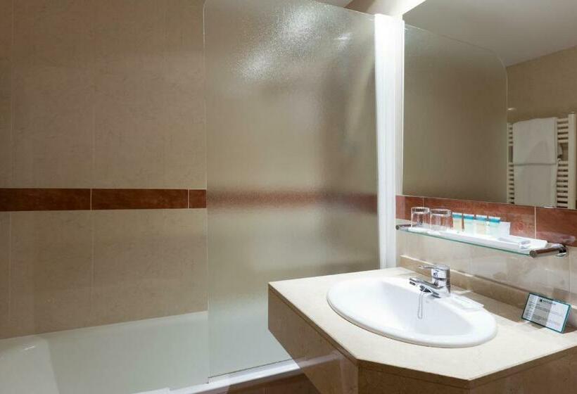 اتاق استاندارد با تخت بزرگ, Luze Castellana