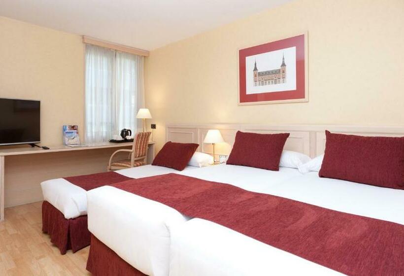 اتاق استاندارد سه نفره, Luze Castellana