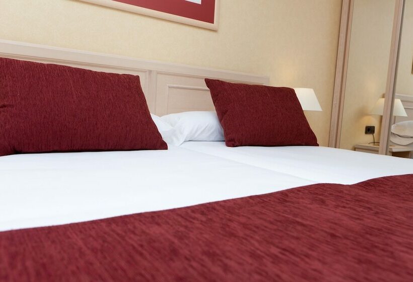 اتاق استاندارد سه نفره, Luze Castellana