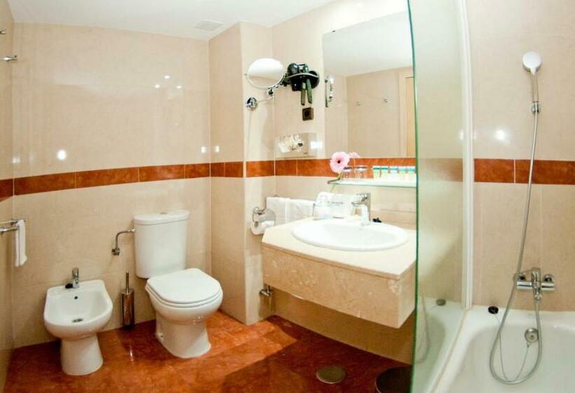 اتاق اجرایی, Luze Castellana