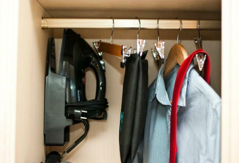 اتاق اجرایی, Luze Castellana