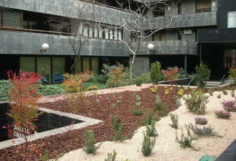 اتاق اجرایی, Luze Castellana