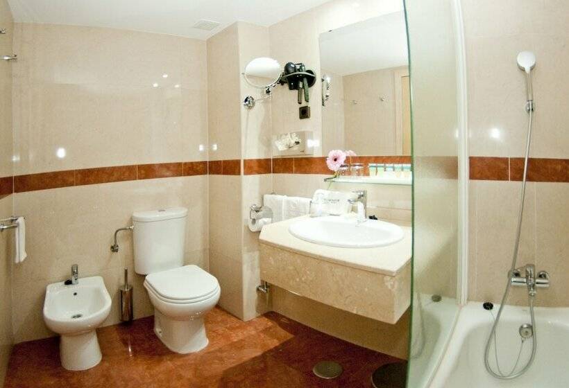 اتاق اجرایی, Luze Castellana