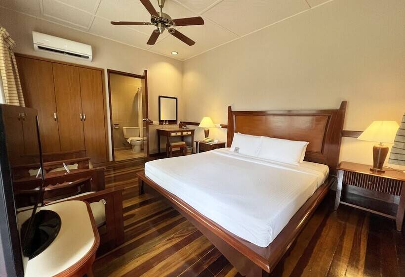 غرفة قياسية مزوَّدة بتراس, Berjaya Tioman Resort