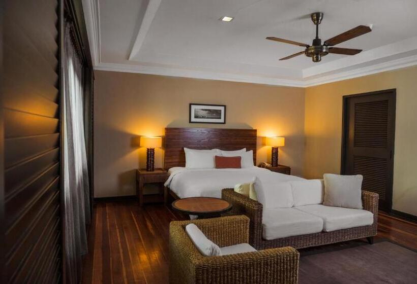 Люкс с Балконом, Berjaya Tioman Resort
