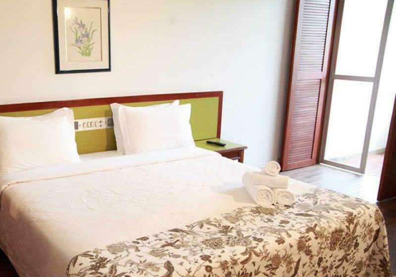 דירת חדר, Aguas Mornas Palace