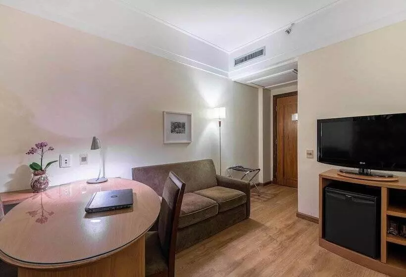 Quarto Deluxe, Cassino Tower Campinas Cambui