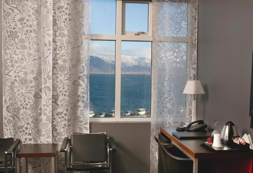 اتاق لوکس با چشم‌انداز دریا, Center Hotels Arnarhvoll