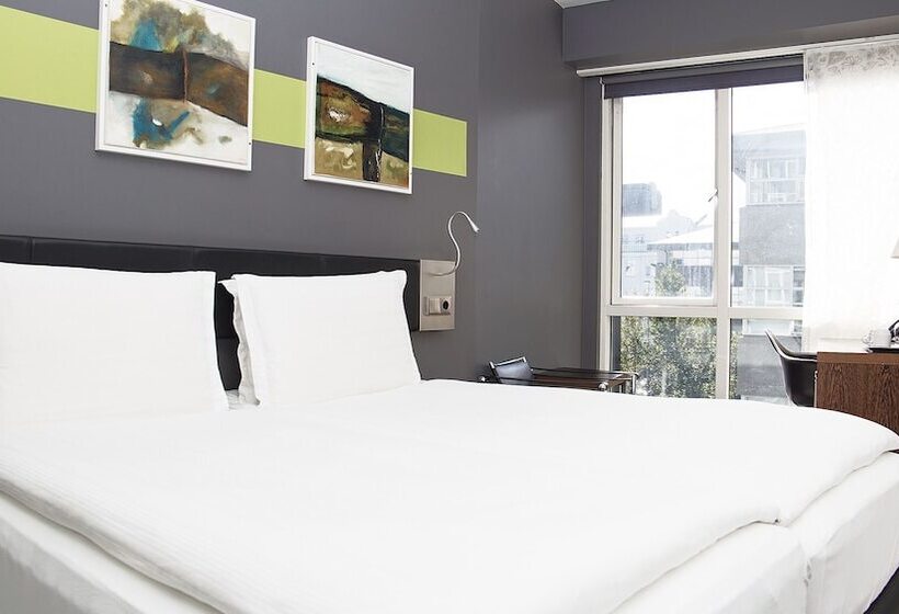 اتاق استاندارد با چشم‌انداز دریا, Center Hotels Arnarhvoll