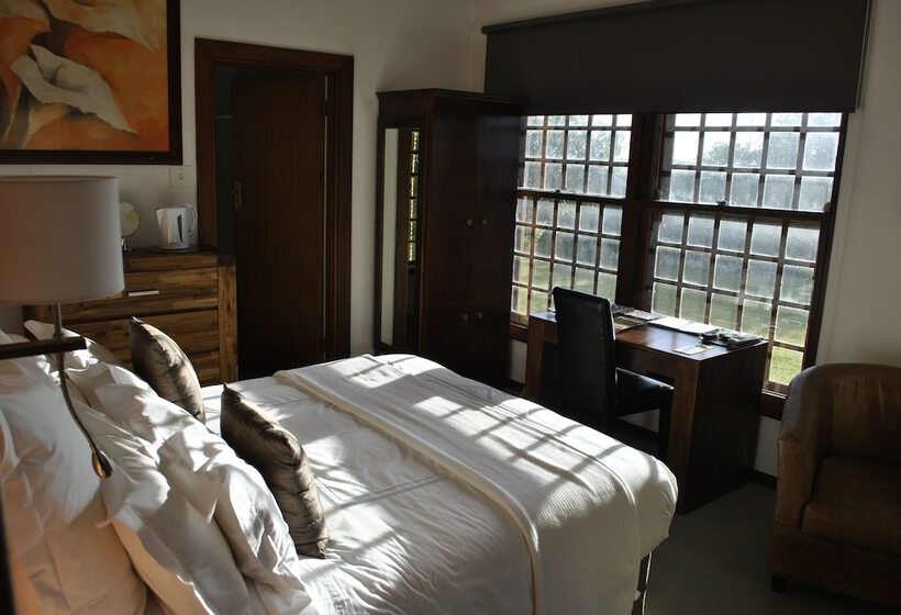 غرفة تنفيذية, Cotswold House