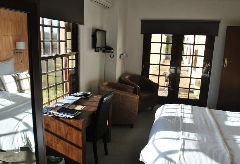 غرفة تنفيذية, Cotswold House