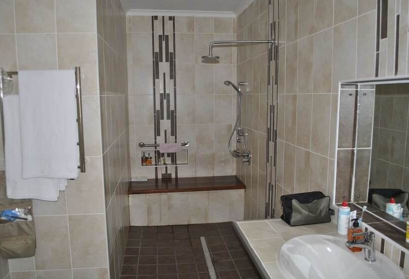 غرفة قياسية, Cotswold House