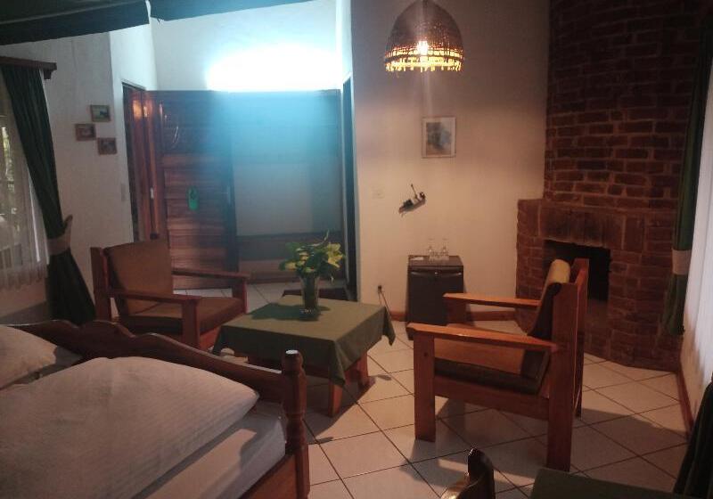 اتاق لوکس با تخت بزرگ, Dik Dik