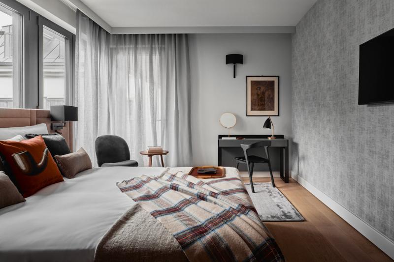 חדר משפחתי, Jal City Naha