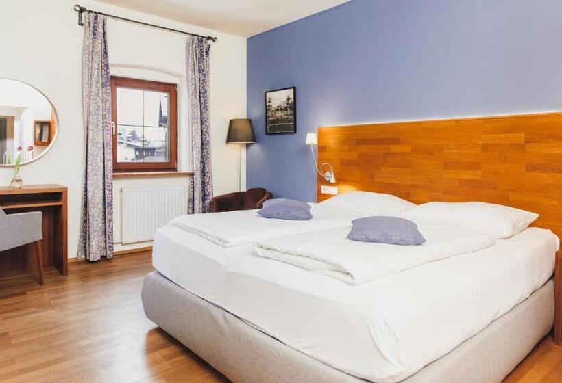 اتاق سوپریور, Kaiserhof