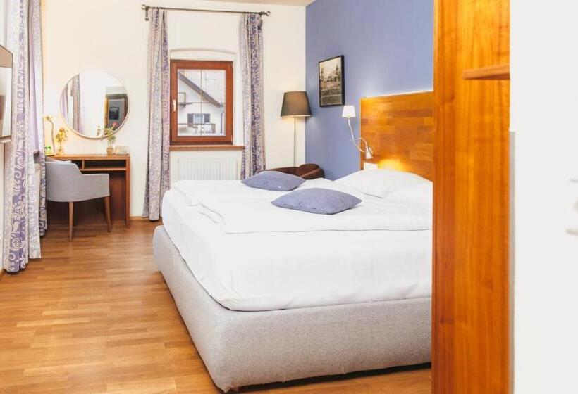 اتاق سوپریور, Kaiserhof