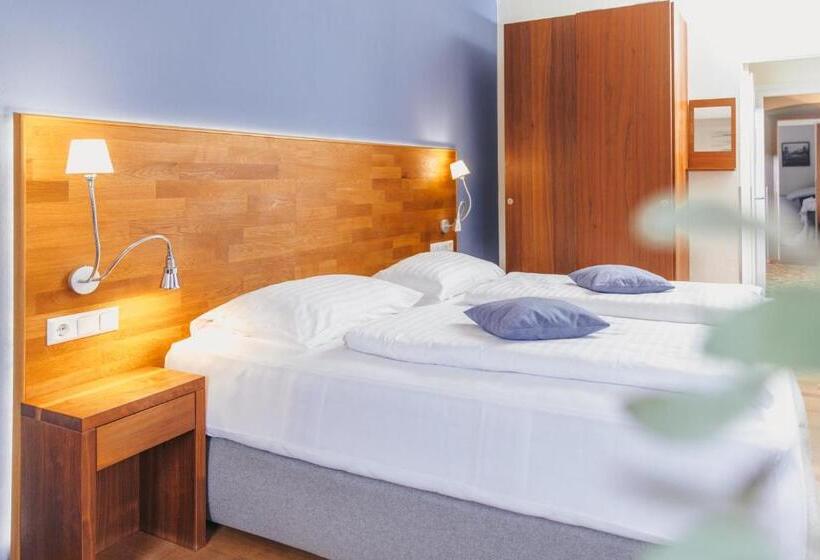 اتاق سوپریور, Kaiserhof