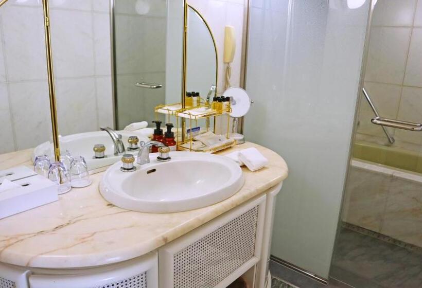 جناح, Premier Hotel Nakajima Park Sapporo