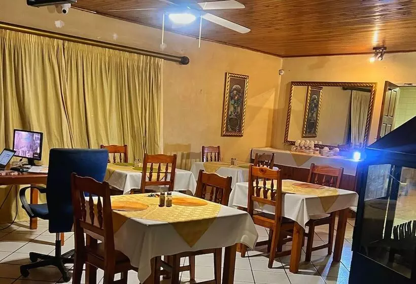 اتاق اجرایی, Purple Olive Guest House