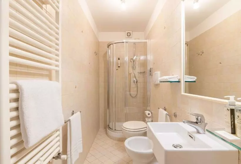 اتاق استاندارد یک نفره, Venice Resort Airport