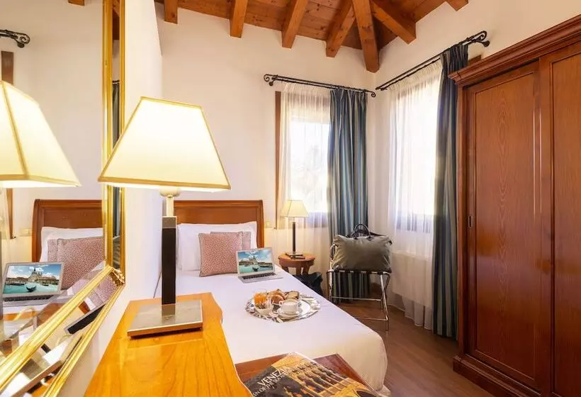 اتاق استاندارد یک نفره, Venice Resort Airport