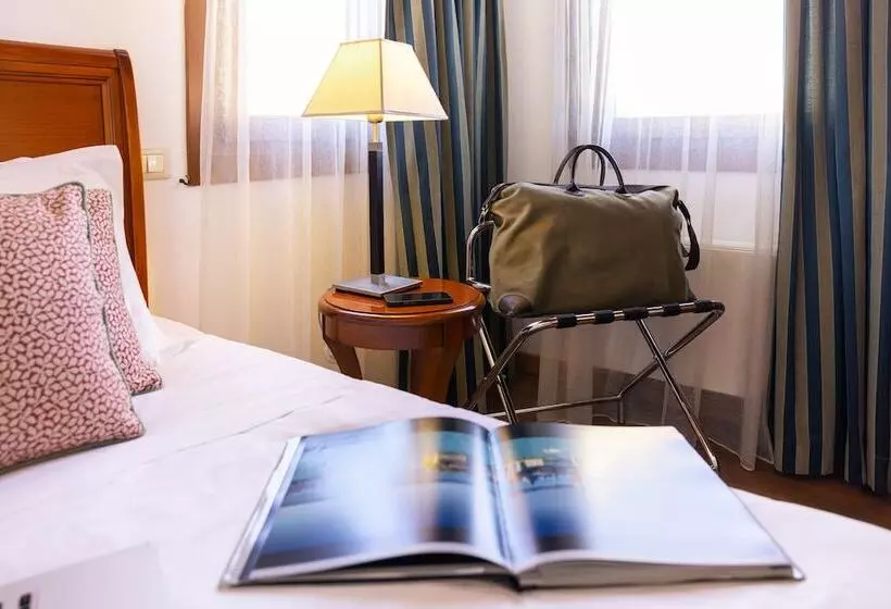 اتاق استاندارد یک نفره, Venice Resort Airport