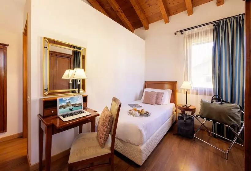 اتاق استاندارد یک نفره, Venice Resort Airport