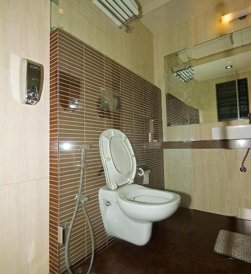 디럭스 룸, Chateau Windsor Hotel   Marine Drive