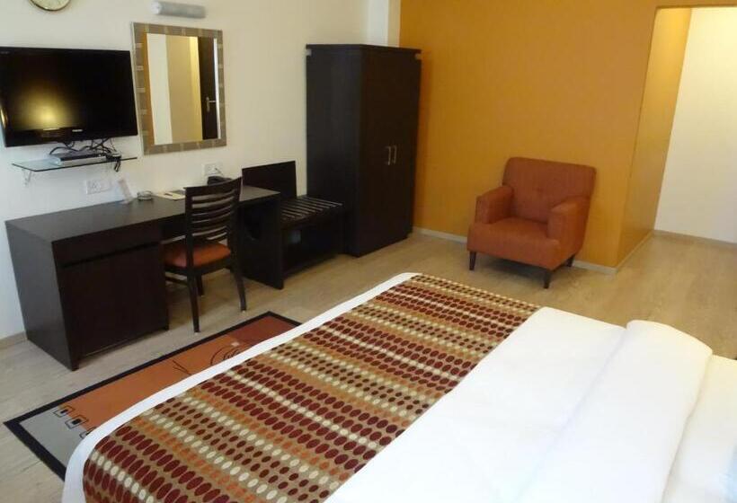 디럭스 룸, Chateau Windsor Hotel   Marine Drive