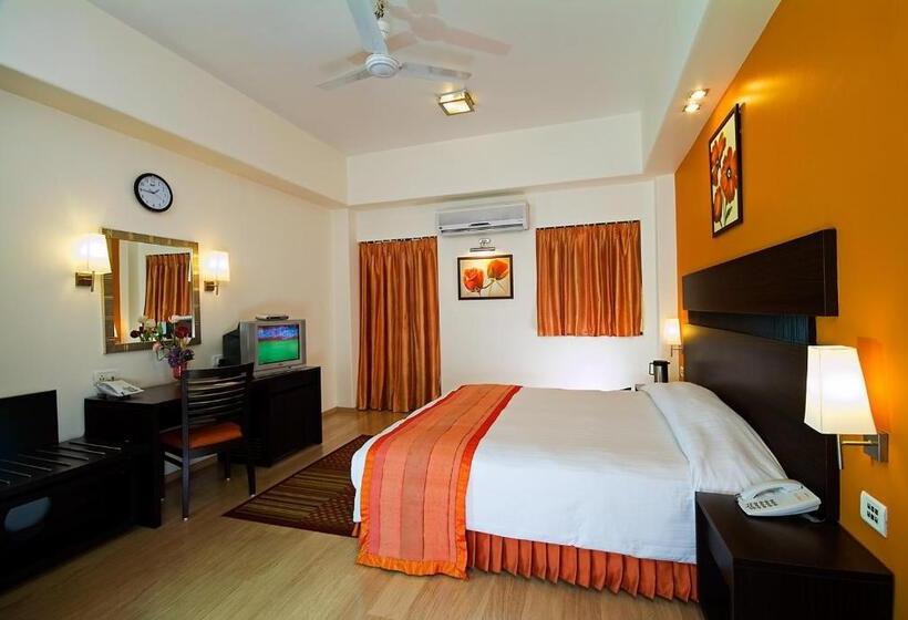 디럭스 트리플 룸, Chateau Windsor Hotel   Marine Drive