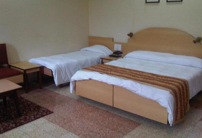 수피리어 트리플 룸, Chateau Windsor Hotel   Marine Drive