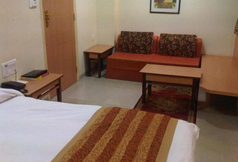 수피리어 트리플 룸, Chateau Windsor Hotel   Marine Drive