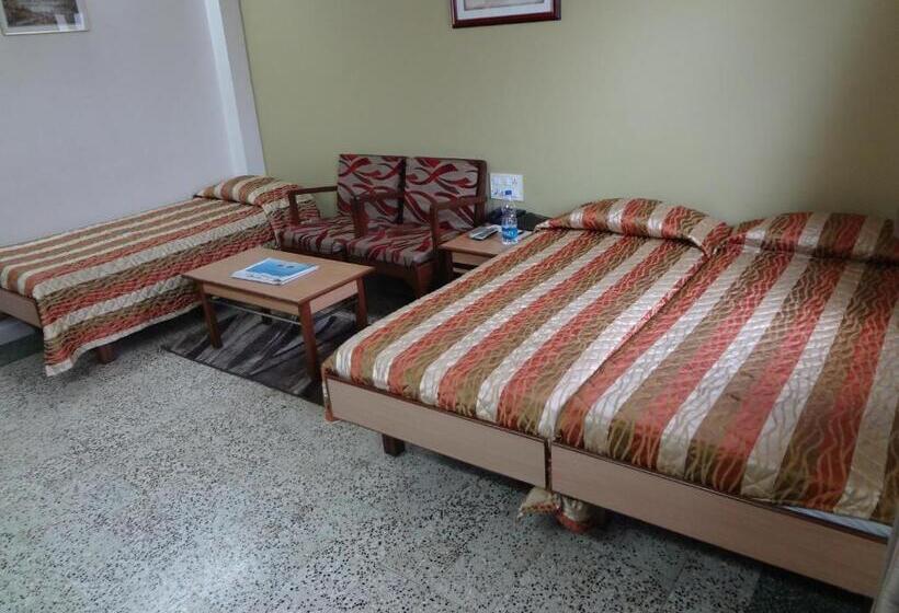 수피리어 트리플 룸, Chateau Windsor Hotel   Marine Drive