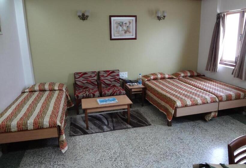 수피리어 트리플 룸, Chateau Windsor Hotel   Marine Drive