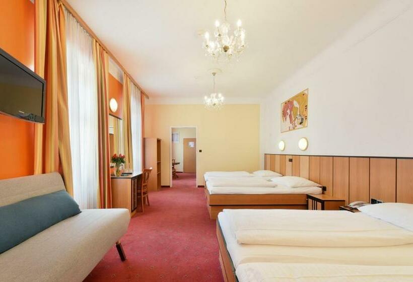 اتاق استاندارد چهار تخته, Garten  Und Kunsthotel Gabriel City