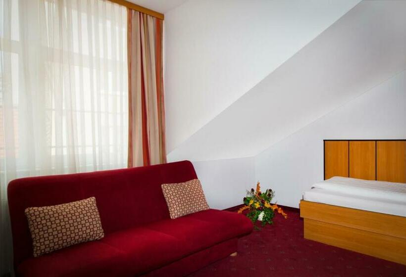 4인용 스탠다드 룸, Garten  Und Kunsthotel Gabriel City