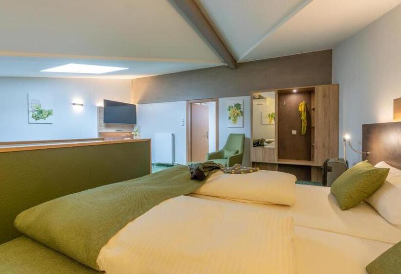 Полулюкс Комфорт, Altdeutsche Weinstube  Superior