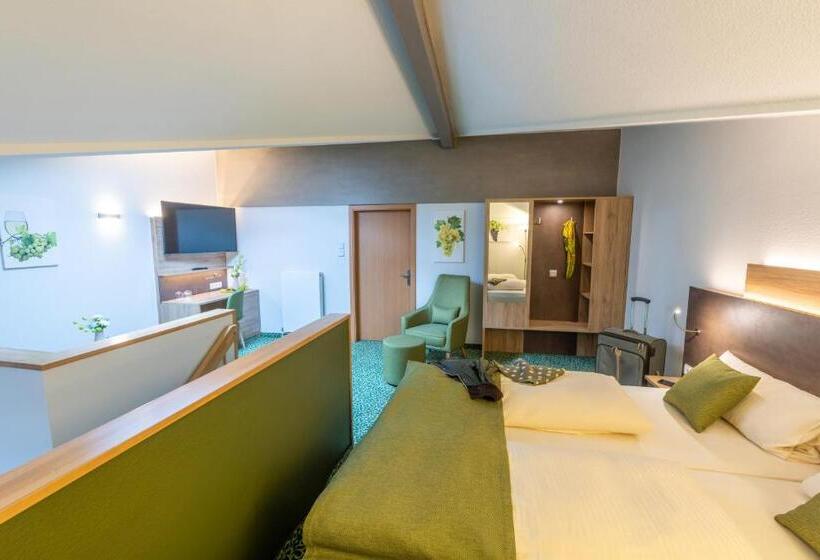 Полулюкс Комфорт, Altdeutsche Weinstube  Superior