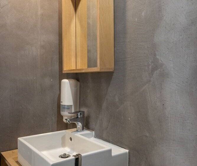 サイドオーシャンビュースタンダードルーム, Azure Mare