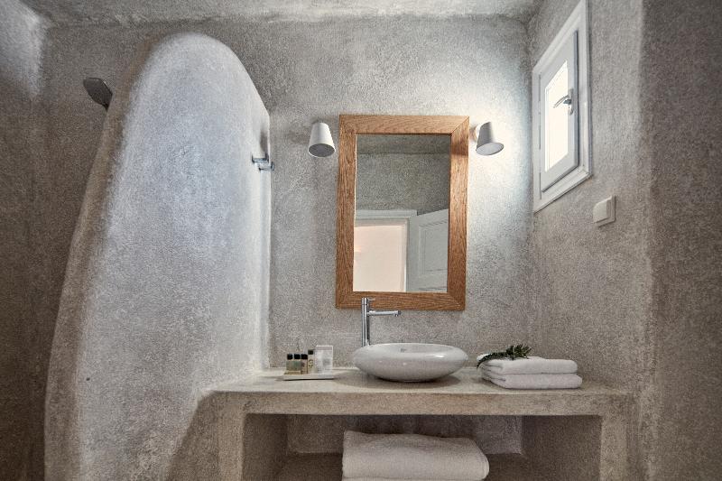 스위트, Cliff Side Suites