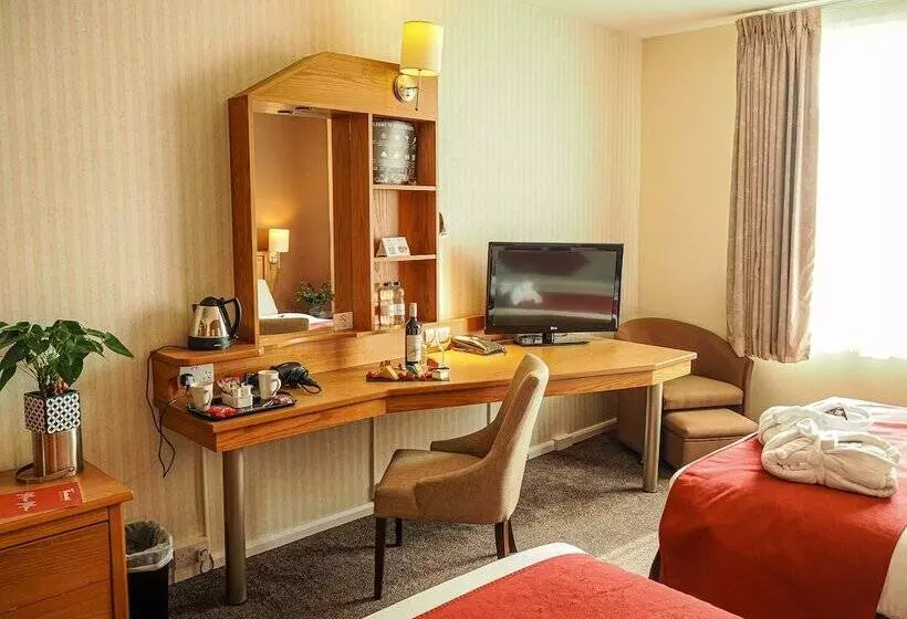 اتاق استاندارد با 2 تخت دوبل, Future Inn Cardiff Bay