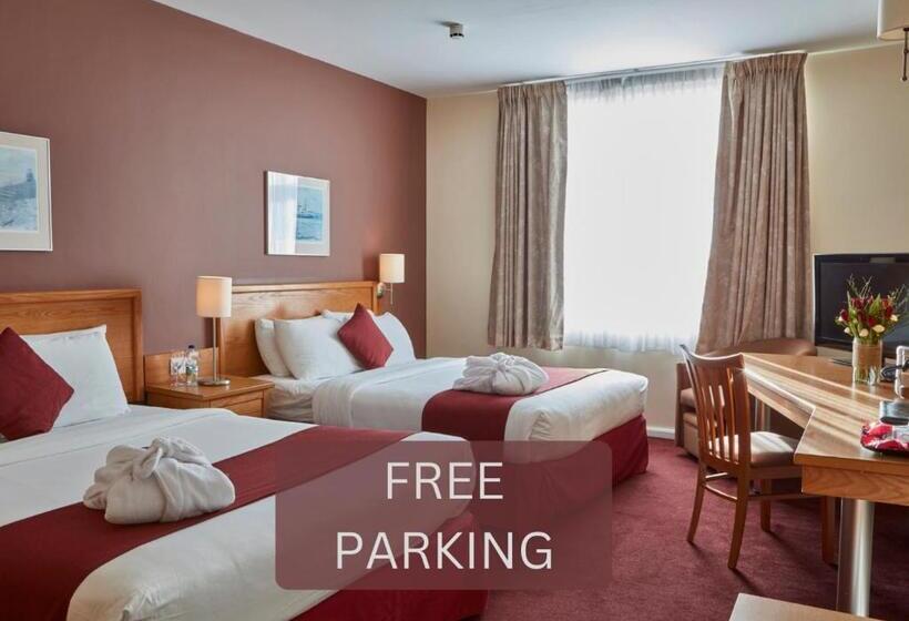 带2个双人床的标准工作室, Future Inn Cardiff Bay