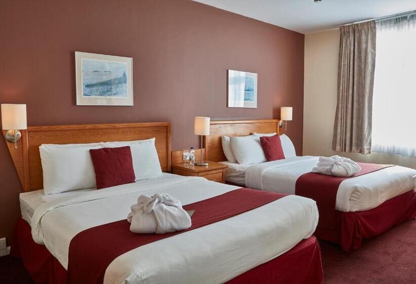 带2个双人床的标准工作室, Future Inn Cardiff Bay