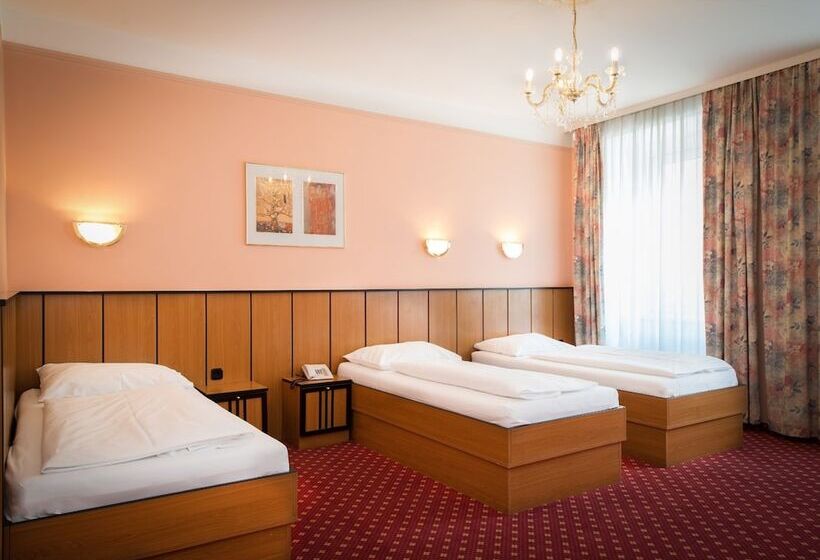 스탠다드 트리플 룸, Garten  Und Kunsthotel Gabriel City
