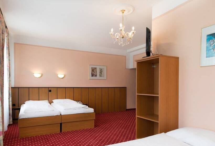 اتاق استاندارد سه نفره, Garten  Und Kunsthotel Gabriel City