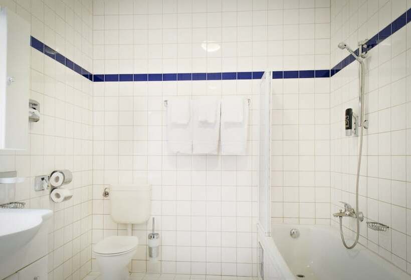 اتاق استاندارد چهار تخته, Garten  Und Kunsthotel Gabriel City